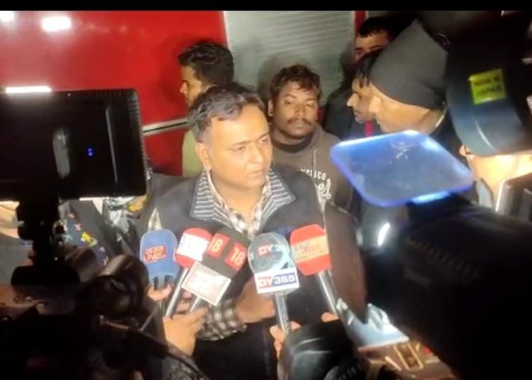 দিছপুৰ কলেজৰ সমীপত ভয়ংকৰ অগ্নিকাণ্ড: 1 দিছপুৰ কলেজৰ সমীপত ভয়ংকৰ অগ্নিকাণ্ড: