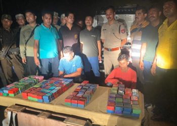 ১৮ ঘণ্টা অভিযানৰ অন্তত কৰিমগঞ্জ আৰক্ষীৰ সফলতাঃ ২.২ কি'লো হেৰ'ইনসহ চাৰি ড্ৰাগছ সৰবৰাহকাৰী আটক 5 ১৮ ঘণ্টা অভিযানৰ অন্তত কৰিমগঞ্জ আৰক্ষীৰ সফলতাঃ ২.২ কি’লো হেৰ’ইনসহ চাৰি ড্ৰাগছ সৰবৰাহকাৰী আটক