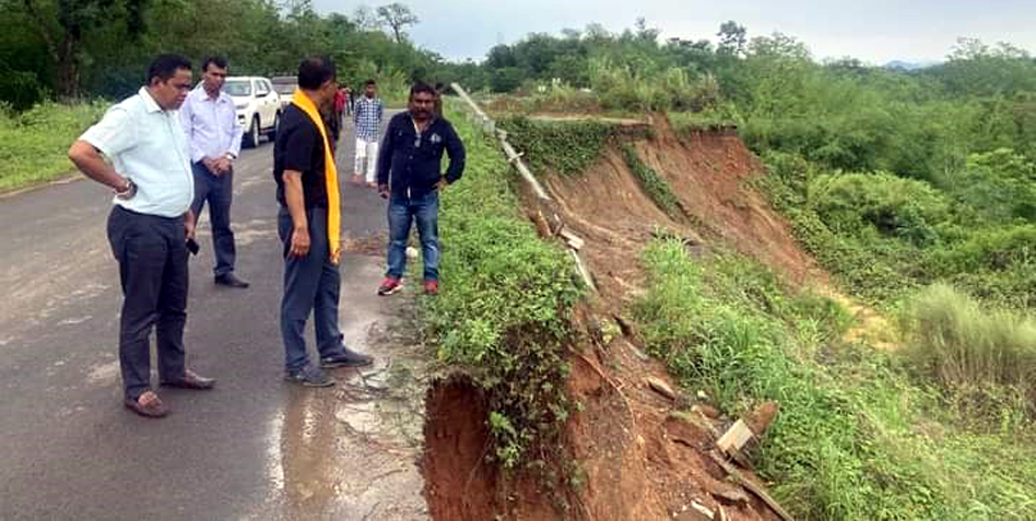 প্ৰকৃতিৰ উন্মাদনাৰ পিছত খাদ্য সংকটত পৰাৰ আশংকা পাৰ্বত্য জিলা ডিমা হাছাও : বিচ্ছিন্ন দ্বীপলৈ পৰিণত 3 dima 2 1 | ASSAM TIMES POST