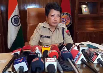 বটদ্ৰৱা আৰক্ষী থানা আক্ৰমণ ঘটনা : নগাঁৱৰ আৰক্ষী অধীক্ষক নীলা দলেৰ সংবাদমেল 10 বটদ্ৰৱা আৰক্ষী থানা আক্ৰমণ ঘটনা : নগাঁৱৰ আৰক্ষী অধীক্ষক নীলা দলেৰ সংবাদমেল