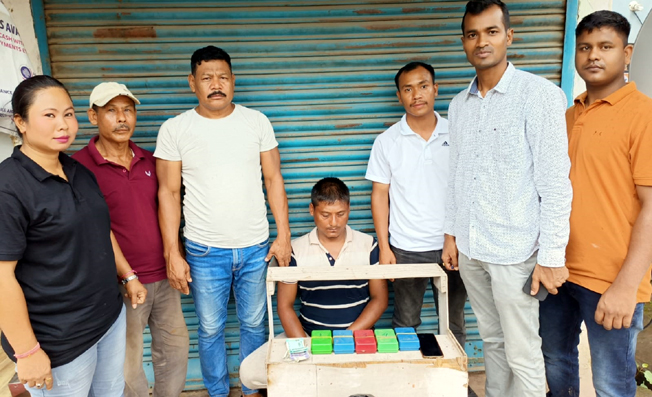 খটখটীত বৃহৎ পৰিমাণৰ সন্দেহযুক্ত হেৰইন জব্দ: 1 খটখটীত বৃহৎ পৰিমাণৰ সন্দেহযুক্ত হেৰইন জব্দ: