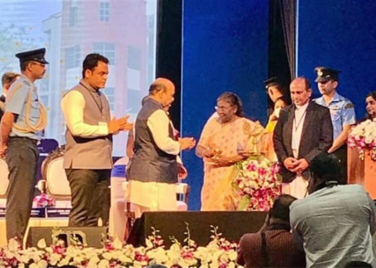 বেঙ্গালুৰুৰ ছেইণ্ট জোচেফ বিশ্ববিদ্যালয়ৰ শুভ উদ্বোধন ৰাষ্ট্ৰপতি দ্ৰৌপদী মুৰ্মুৰ 1 বেঙ্গালুৰুৰ ছেইণ্ট জোচেফ বিশ্ববিদ্যালয়ৰ শুভ উদ্বোধন ৰাষ্ট্ৰপতি দ্ৰৌপদী মুৰ্মুৰ