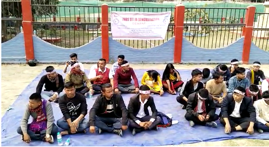 Venture School : ডিফুত ভেন্সাৰ স্কুলৰ শিক্ষকক দৰমহা আদায়ৰ দাবীত কেএছএৰ ধৰ্ণা 3 KSUp2 | ASSAM TIMES POST