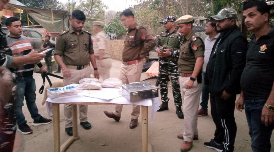 Drugs Seized I স্নিফাৰ ডগৰ জৰিয়তে খটখটীত ২৪ কোটি টকা মূল্যৰ ড্ৰাগছ জব্দ : আটক ২ 2 ড্ৰাগছ জব্দ