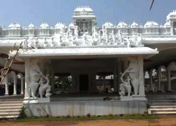 Modern shahjahan I আধুনিক শ্বাহজাহান : পত্নীৰ সপোন পূৰণৰ বাবে নিৰ্মাণ কৰিলে ৭ কোটি টকাৰ মন্দিৰ