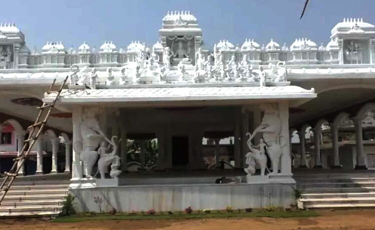 Modern shahjahan I আধুনিক শ্বাহজাহান : পত্নীৰ সপোন পূৰণৰ বাবে নিৰ্মাণ কৰিলে ৭ কোটি টকাৰ মন্দিৰ 1 Modern shahjahan I আধুনিক শ্বাহজাহান : পত্নীৰ সপোন পূৰণৰ বাবে নিৰ্মাণ কৰিলে ৭ কোটি টকাৰ মন্দিৰ