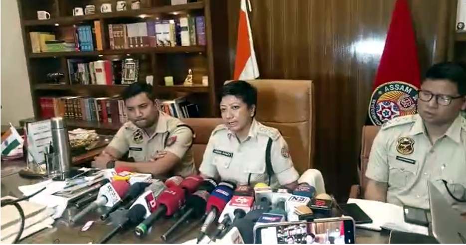 Nagaon Police I নগাঁও আৰক্ষীৰ অভিযানত জখলাবন্ধাত বৃহৎ পৰিমাণৰ মৰফিন জব্দ 2 মৰফিন জব্দ