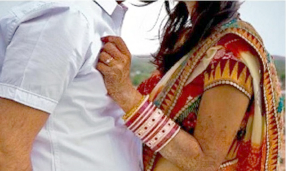Love I প্ৰেমত মগ্ন শহুৰ-বোৱাৰী ! পুত্ৰৰ বাইকতে উঠাই লৈ পলায়ন 3 প্ৰেমত মগ্ন