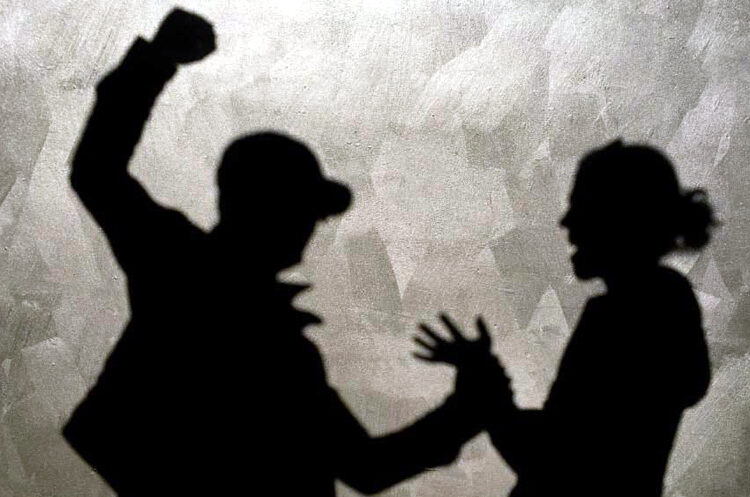 Doughter in law Injury I বোৱাৰীয়ে কিয় চাকৰি কৰিব? ৰাজপথত বোৱাৰীয়েকক ইটাৰে আঘাত শহুৰেকৰ 1 Doughter in law Injury I বোৱাৰীয়ে কিয় চাকৰি কৰিব? ৰাজপথত বোৱাৰীয়েকক ইটাৰে আঘাত শহুৰেকৰ