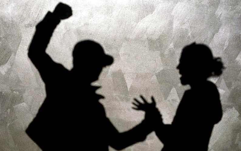 Doughter in law Injury I বোৱাৰীয়ে কিয় চাকৰি কৰিব? ৰাজপথত বোৱাৰীয়েকক ইটাৰে আঘাত শহুৰেকৰ 3 ইটাৰে আঘাত শহুৰেকৰ