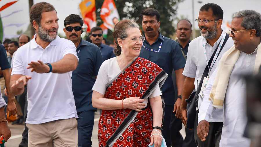 Rahul Gandhi I দুটা দশকৰ ঘৰ এৰি মাকৰ ওচৰলৈ ৰাহুল গান্ধী 3 ৰাহুল গান্ধী
