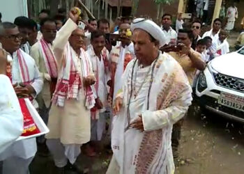 West Karbi Anglong I পশ্চিম কাৰ্বি আংলঙৰ বৈঠালাংছ'ত আউনিআটি সত্ৰৰ সত্ৰাধিকাৰ ডঃ শ্ৰীশ্ৰী পীতাম্বৰ দেৱগোস্বামী 1 West Karbi Anglong I পশ্চিম কাৰ্বি আংলঙৰ বৈঠালাংছ’ত আউনিআটি সত্ৰৰ সত্ৰাধিকাৰ ডঃ শ্ৰীশ্ৰী পীতাম্বৰ দেৱগোস্বামী