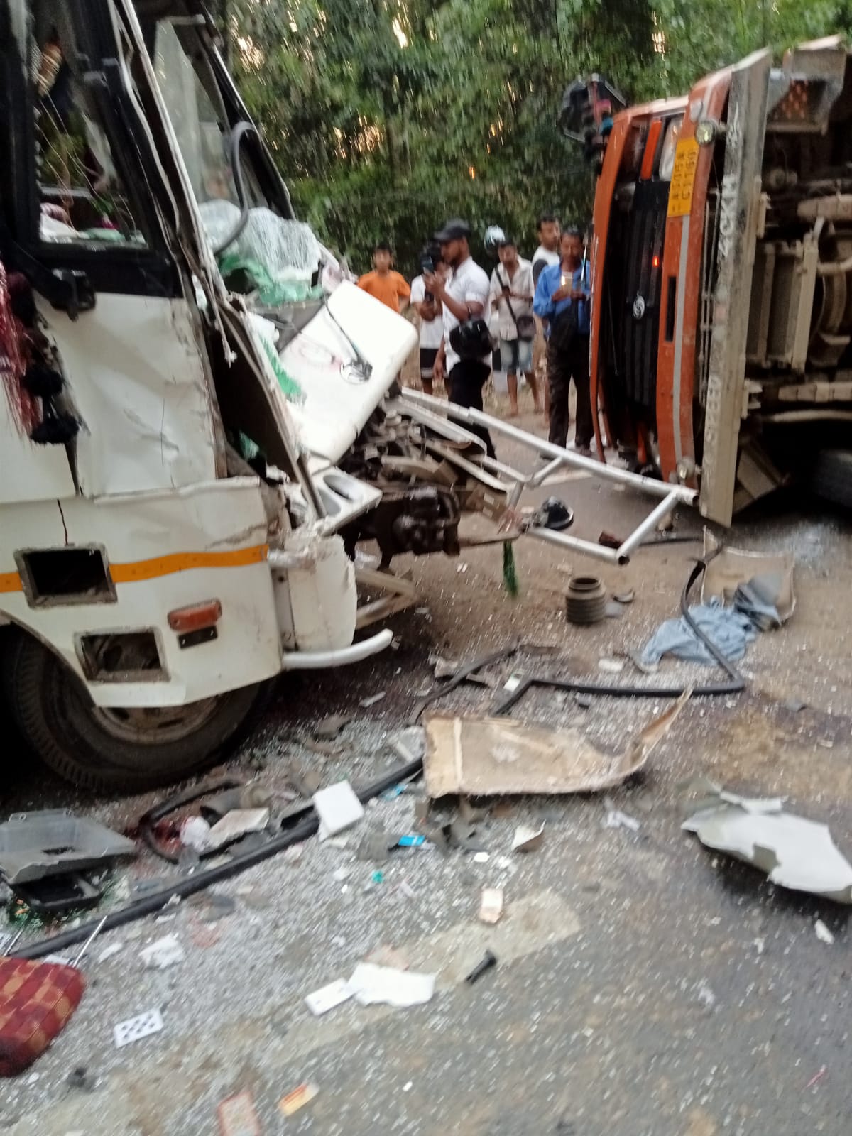 Bokajan Road Accident | বোকাজানৰ গৰমপানীত ভয়ংকৰ পথ দুৰ্ঘটনা: থিতাতে নিহত চালক, গুৰুতৰভাৱে আহত কেইবাগৰাকী যাত্ৰী 3 Accident