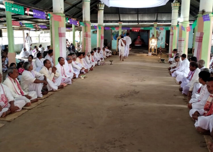 বোকাখাতৰ পৰঙ্গণীয়া বুঢ়া নামঘৰত প্ৰথমভাগ বৰসবাহ 1 বোকাখাতৰ পৰঙ্গণীয়া বুঢ়া নামঘৰত প্ৰথমভাগ বৰসবাহ
