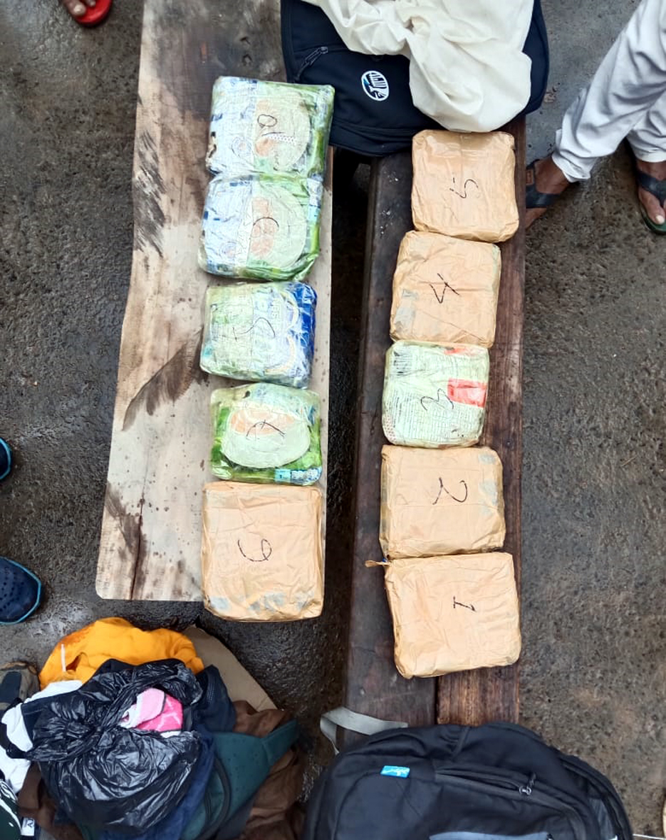 Drugs seized I ডিলাইত বুজন প্ৰায় ১২ লাখ টকাৰ কানিসহ আটক দুই সৰবৰাহকাৰী 3 কানিসহ আটক দুই সৰবৰাহকাৰী