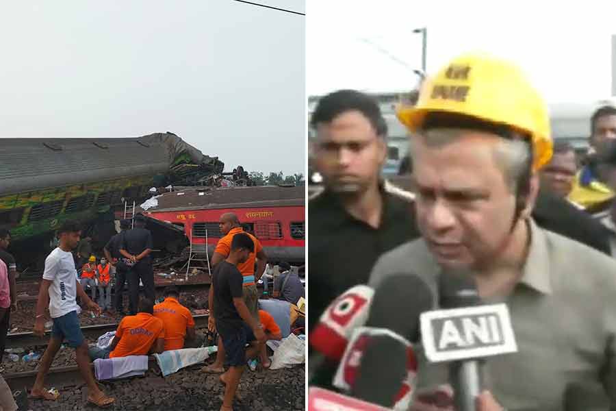 Odisha Train Accident I ওড়িশাৰ ৰে'ল দুৰ্ঘটনাত ২৮৮ জনৰ মৃত্যু! তদন্ত ঘোষণা কেন্দ্ৰীয় ৰেʼল মন্ত্ৰীৰ 3 Odisha Train Accident