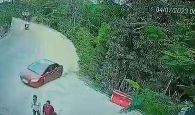Hyderabad Accident I প্ৰাতভ্ৰমণকাৰীক মহতিয়ালে তীব্ৰ বেগী বাহনে, মাতৃ-কন্যাসহ নিহত ৩ 1 Hyderabad Accident I প্ৰাতভ্ৰমণকাৰীক মহতিয়ালে তীব্ৰ বেগী বাহনে, মাতৃ-কন্যাসহ নিহত ৩