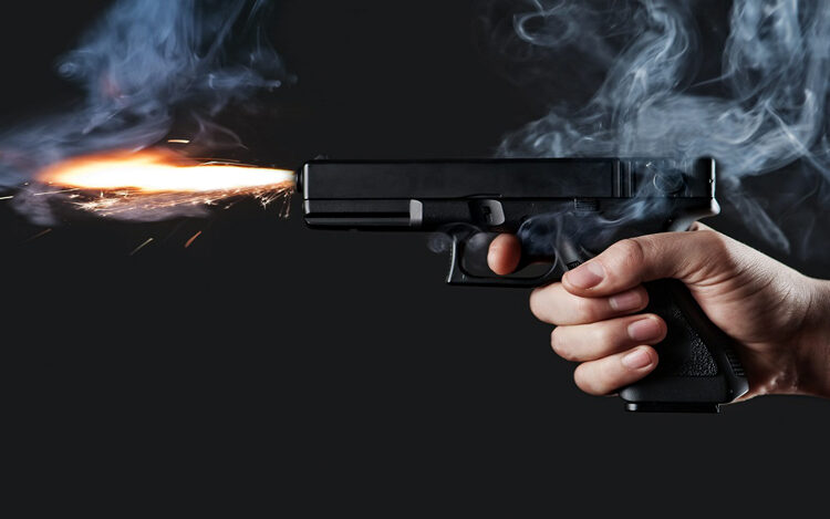 Man Shoots Woman In Delhi I দিল্লীৰ পথত প্ৰকাশ্যে গুলীয়াই হত্যা মহিলাক, আত্মঘাতী অভিযুক্তও 1 Man Shoots Woman In Delhi I দিল্লীৰ পথত প্ৰকাশ্যে গুলীয়াই হত্যা মহিলাক, আত্মঘাতী অভিযুক্তও