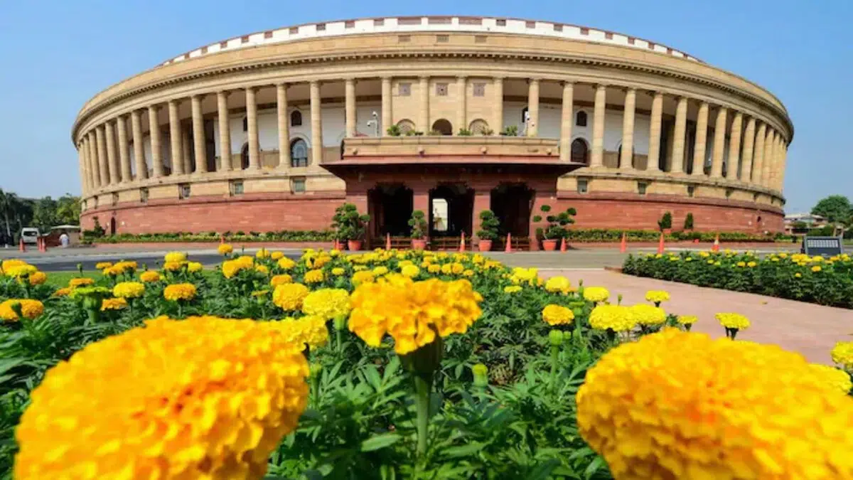 Parliament attack case I সংসদ কাণ্ডৰ পিছত দিল্লী আৰক্ষীৰ পৰা চিআইএছএফৰ হাতলৈ সংসদৰ সুৰক্ষা দায়িত্ব 3 চিআইএছএফৰ হাতলৈ সংসদৰ সুৰক্ষা