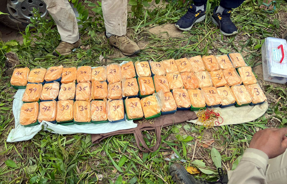 Drugs Seized in Khatkhati I খটখটীৰ লাহৰিজানত হেৰ'ইনসহ দুই সৰবৰাহকাৰী আটক 3 drigp1 | ASSAM TIMES POST