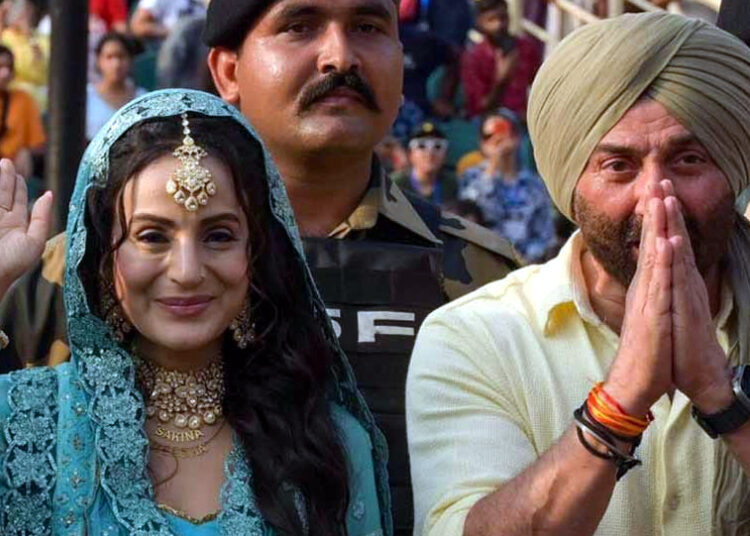Sunny Deol I ছানী দেউলক চাবলৈ গৈ ফোন চুৰি হ'ল ১৬ অনুৰাগীৰ 1 Sunny Deol I ছানী দেউলক চাবলৈ গৈ ফোন চুৰি হ’ল ১৬ অনুৰাগীৰ