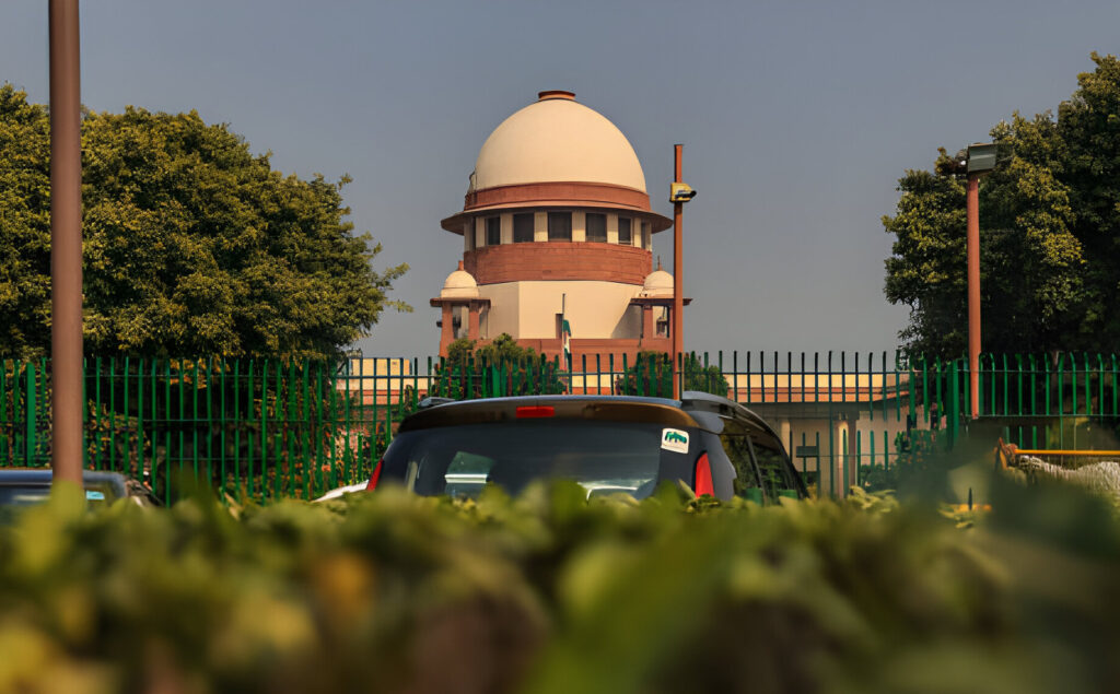 Supreme Court of India । মহিলাসকল কেৱল গৃহিণী নহয়, দেশ নিৰ্মাতা, গৃহিণীসকলৰ ক্ষতিপূৰণ সন্দৰ্ভত উচ্চতম ন্যায়ালয়ৰ গুৰুত্বপূৰ্ণ পৰ্যবেক্ষণ 3 Supreme Court of India ।