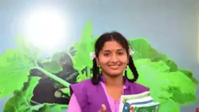"সাহস আৰু অধ্যবসায়ৰ এক প্রেৰণামূলক কাহিনী: বাল্য বিবাহৰ জাল পাৰ হৈ উঠি, শিক্ষার্থী গৰাকীয়ে SSC পৰীক্ষাত শীর্ষ স্থান অর্জন কৰে।" 3 বাল্য বিবাহৰ জাল পাৰ হৈ উঠি, শিক্ষার্থী গৰাকীয়ে SSC পৰীক্ষাত শীর্ষ স্থান অর্জন কৰে।"