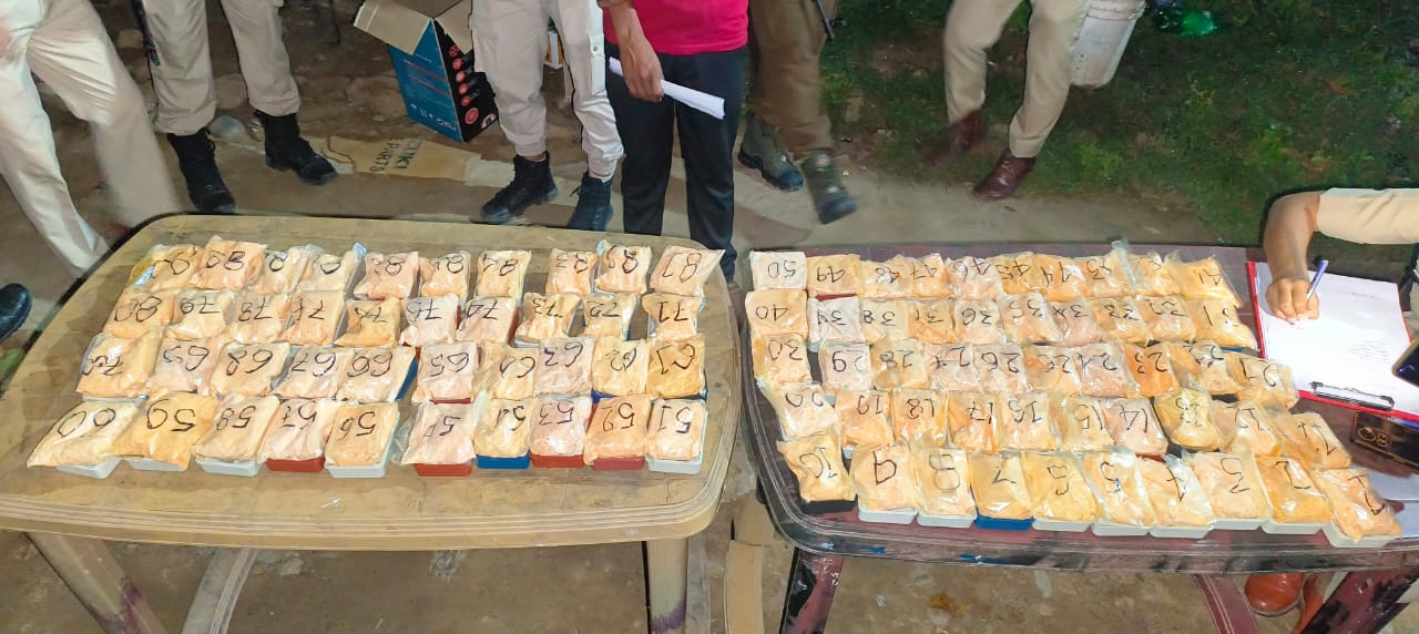 Police operation in Karbi Anglong : i20 vehicle with heroin worth seven crore rupees seized, supplier arrested. 3 Police operation in Karbi Anglong : i20 vehicle with heroin worth seven crore rupees seized, supplier arrested.
