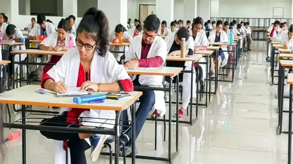 NEET I অতীতৰ পৰা শিক্ষা লৈ বিমানেৰে পৰিবহণ কৰিব নীট প্ৰশ্নকাকত 3 NEET I