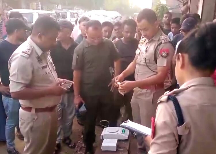 Woman supplier arrested with heroin in Balijan, Khatkhati : 1 Woman supplier arrested with heroin in Balijan, Khatkhati :