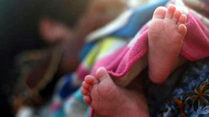 Infant and mother died in Ambulance : এম্বুলেন্সত অক্সিজেনৰ অভাৱত চিকিৎসালয়লৈ যোৱাৰ পথত মৃত্যু দুই নৱজাতকৰ সৈতে মাতৃৰ 1 Infant and mother died in Ambulance : এম্বুলেন্সত অক্সিজেনৰ অভাৱত চিকিৎসালয়লৈ যোৱাৰ পথত মৃত্যু দুই নৱজাতকৰ সৈতে মাতৃৰ