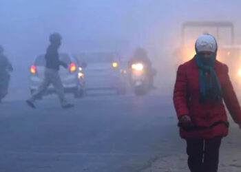 Delhi Pollution : প্ৰদূষণৰ পিছত এইবাৰ শীতৰ প্ৰকোপ, দিল্লীৰ তাপমাত্ৰা ১০ ডিগ্ৰীলৈ অৱনমন 2 Delhi Pollution : প্ৰদূষণৰ পিছত এইবাৰ শীতৰ প্ৰকোপ, দিল্লীৰ তাপমাত্ৰা ১০ ডিগ্ৰীলৈ অৱনমন