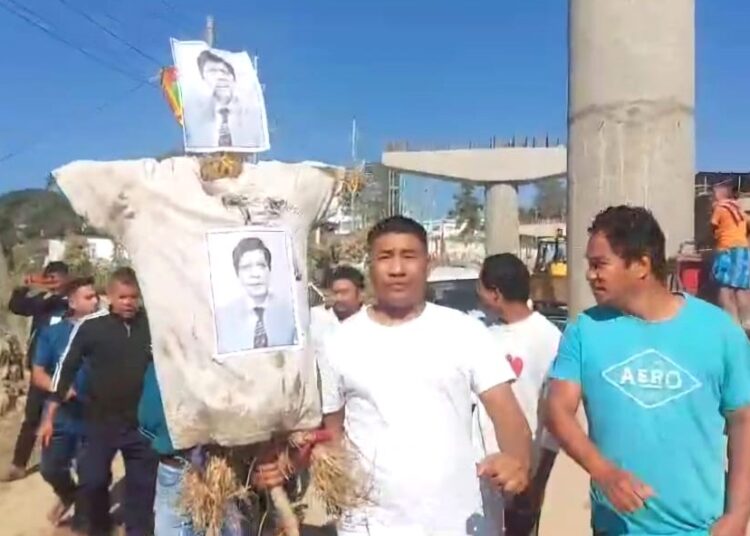 ASDC Youth Wing Stages Fiery Protest Against APHLC President J.I. Kathar in Diphu 1 ASDC Youth Wing Stages Fiery Protest Against APHLC President J.I. Kathar in Diphu