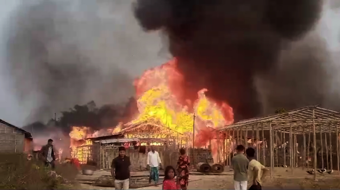 লাহৰিজান নিৰ্মল কুমাৰ চাহ বাগান বস্তিত ভয়ঙ্কৰ অগ্নিকাণ্ড! লক্ষ্যাধিক টকাৰ সা-সম্পত্তি ভস্মীভূত
