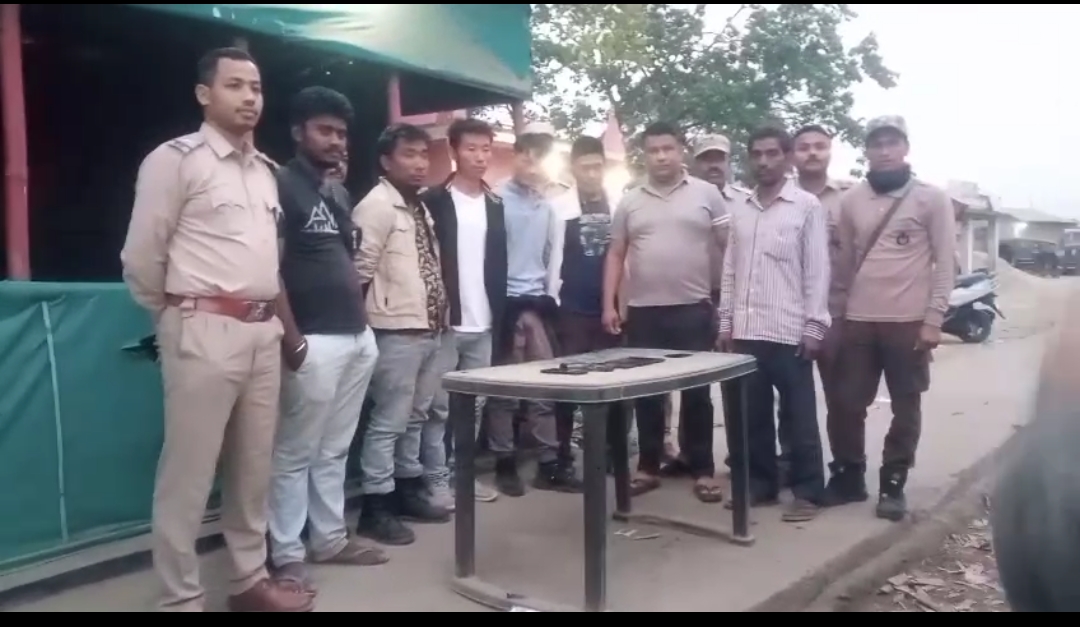 ৰঙালী বিহুৰ প্ৰাকক্ষণত অসম-নাগালেণ্ড সীমান্ত লাহৰিজানত আৰক্ষীৰ জালত পিষ্টল, সজীৱ গুলী আৰু মেগজিন সহ চাৰি যুৱক 3 সজীৱ গুলী আৰু মেগজিন সহ চাৰি যুৱক