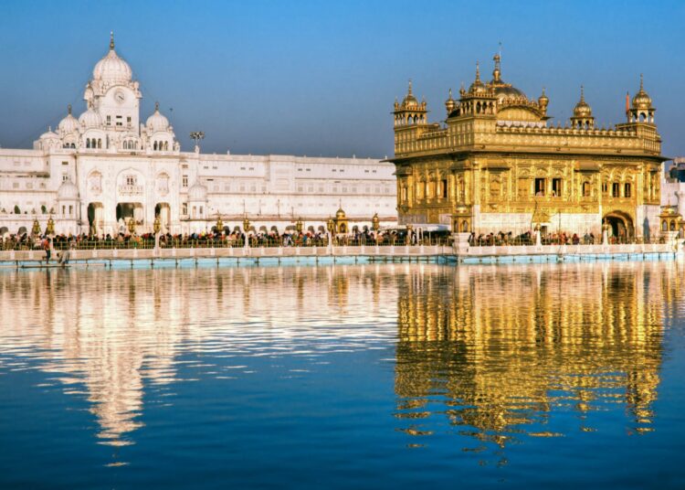 Golden Temple I পঞ্জাবৰ স্বৰ্ণ মন্দিৰ বোমাৰে উৰুৱাই দিয়াৰ ভাবুকি, গ্ৰেপ্তাৰ ছফ্টৱেৰ অভিযন্তা 1 Golden Temple I পঞ্জাবৰ স্বৰ্ণ মন্দিৰ বোমাৰে উৰুৱাই দিয়াৰ ভাবুকি, গ্ৰেপ্তাৰ ছফ্টৱেৰ অভিযন্তা